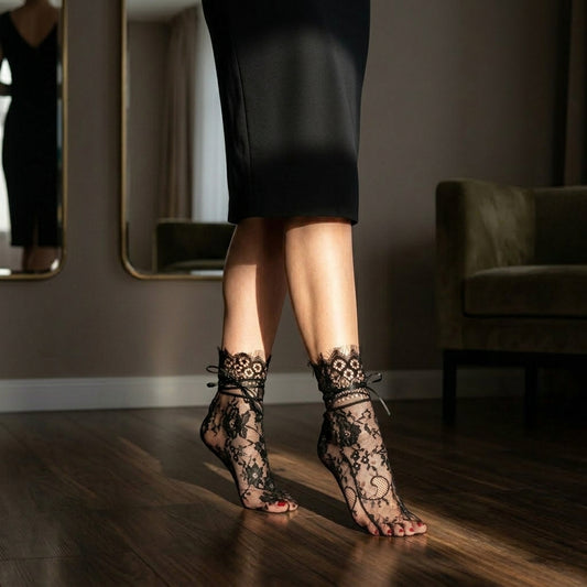 SILVIA™ • Calcetines de Encaje Negro con Lazo | Accesorios