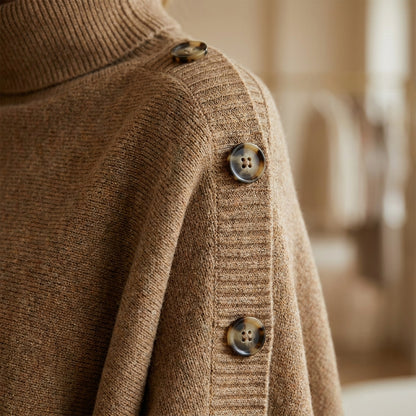 IDA™ • Poncho de Cuello Alto con Botones Laterales