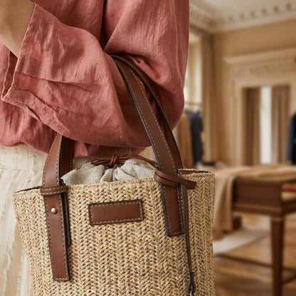 MATILDE™ • Bolso Bucket de Paja con Asa de Piel Vegana | Accesorios de Autor