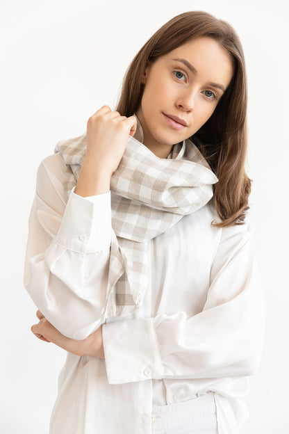ANGELICA™ • Pañuelo de Lino Cuadros Natural y Blanco | Pañuelos y Fulares